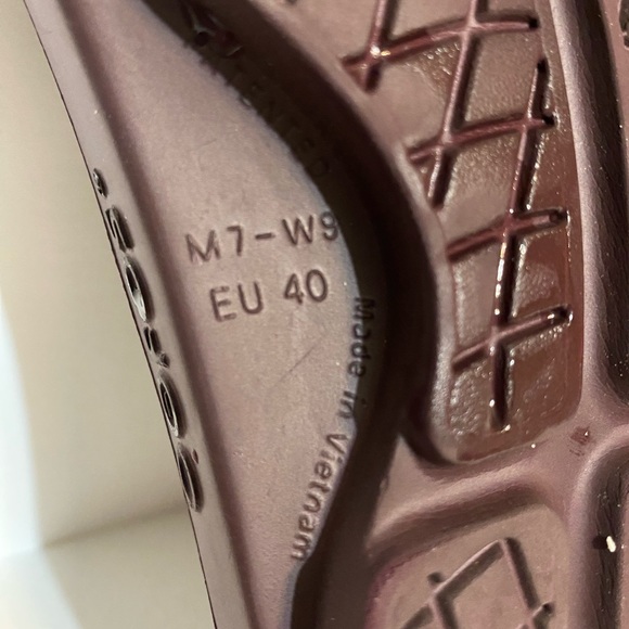 EUC Men’s sz7 or Women’s Sz 9 OOFOS recovery slides in brown! Excellent cond, - Picture 6 of 7